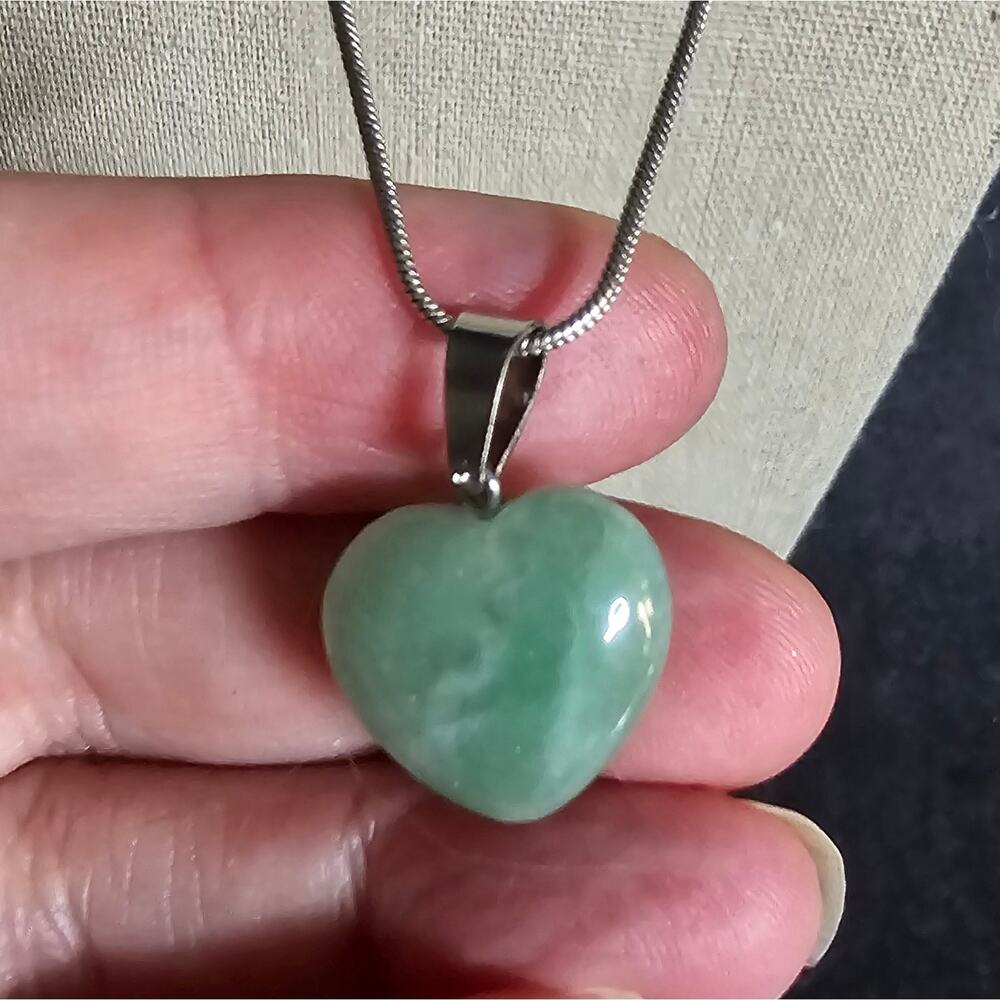 Natural Green Jade Heart Pendant Necklace - Boho Healing Crystal Jewelry - Picture 4 of 8